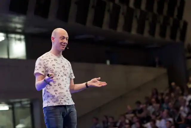 Lukas speaking in front of a crowd of thousands of people at Marketing Festival in Ostrava, 2016.