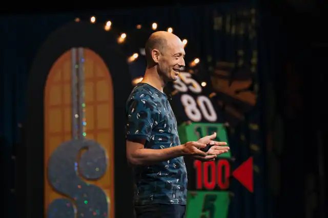 Lukas on stage presenting at NIO Summit in Dallas, 2023.